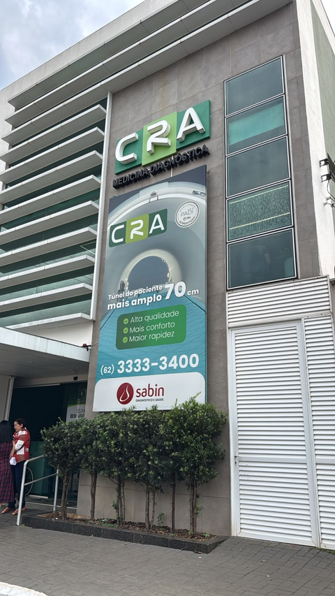 Fachada da Clínica Radiológica de Anápolis, local de atendimento do Dr. Marcos Xavier